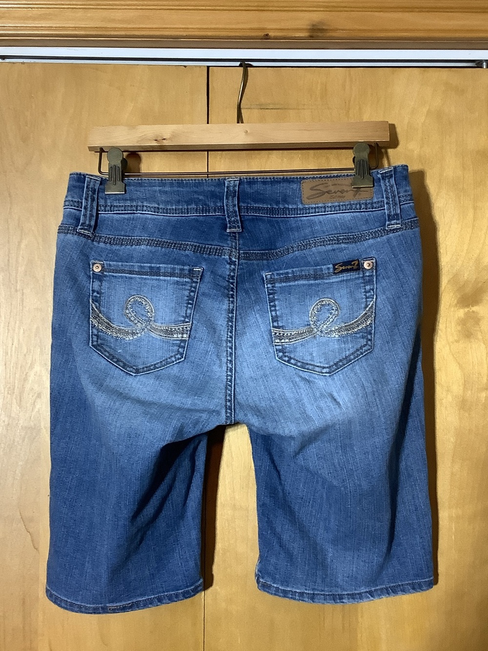 Seven7 jean shorts, size 4